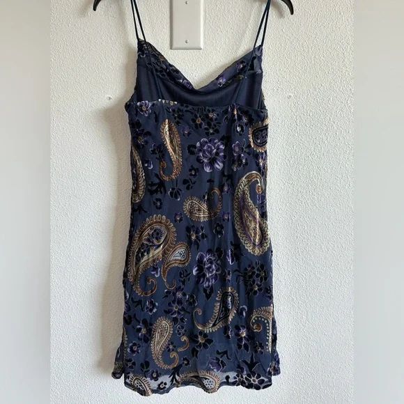 Princess Polly Paisley Velvet dress - Picture 3 of 5